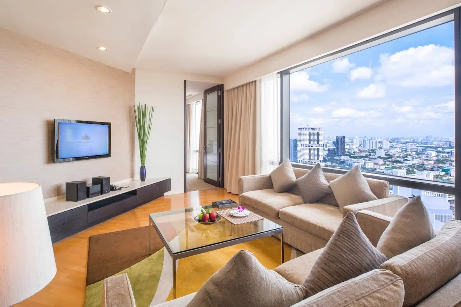 This a the luxury suite room from the Emporium Suites by Chatrium located in the area on Sukhumvit in Bangkok.