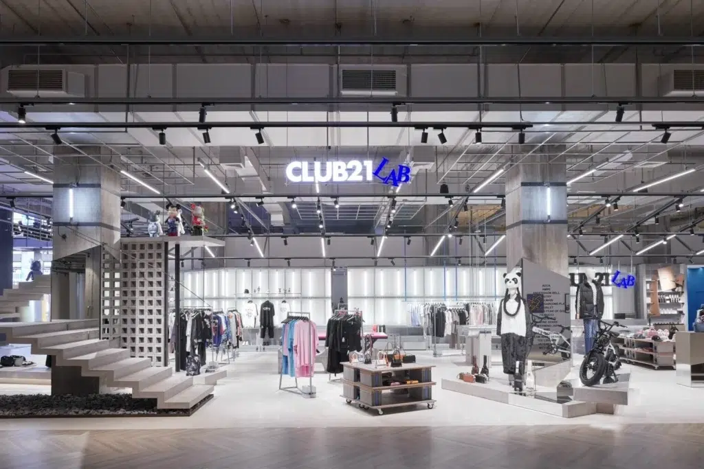 shop Club21 Lab at EmSphere mall in Bangkok