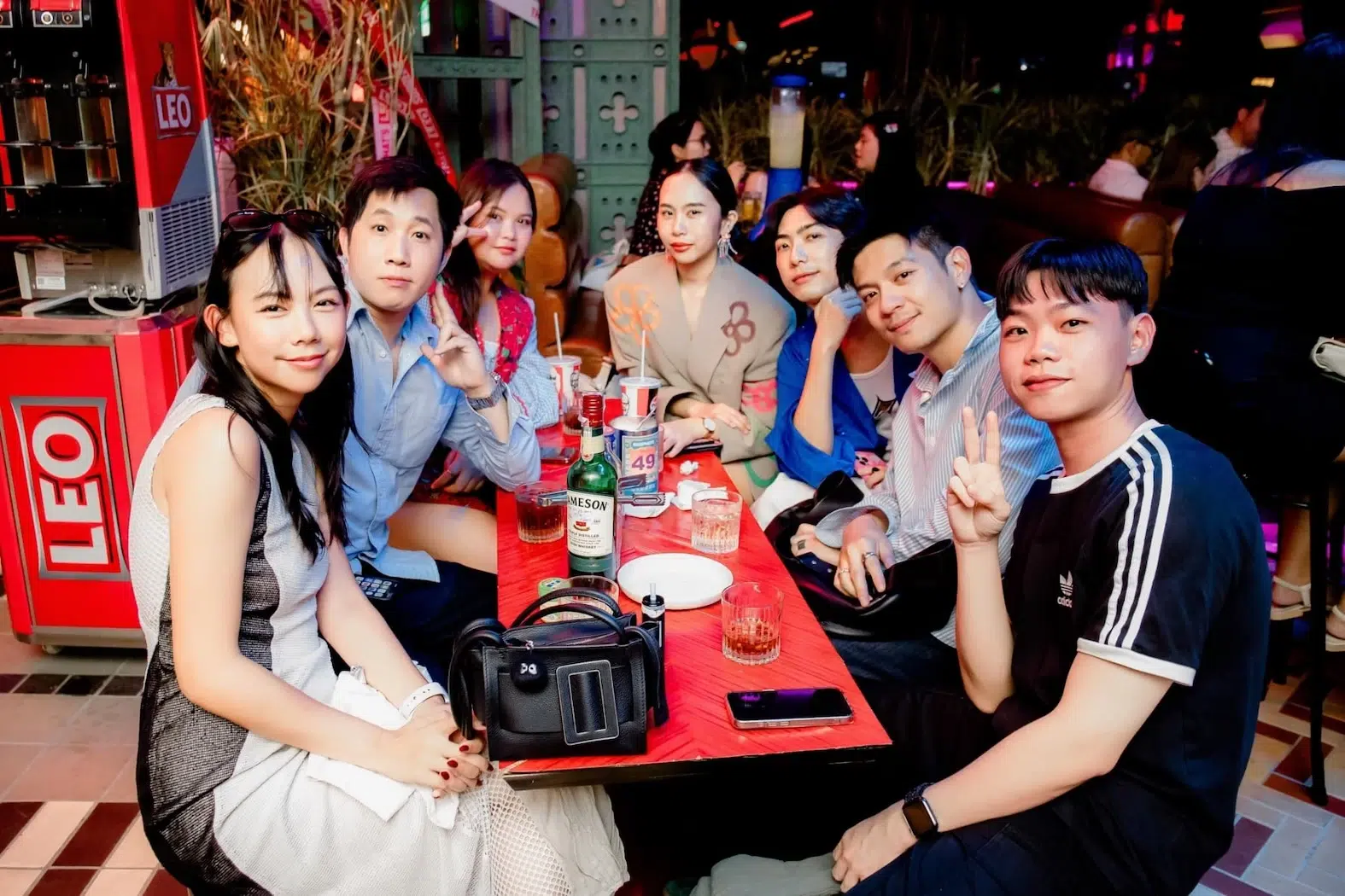 Group of friends at Chongjaroen restaurant in Emsphere Mall