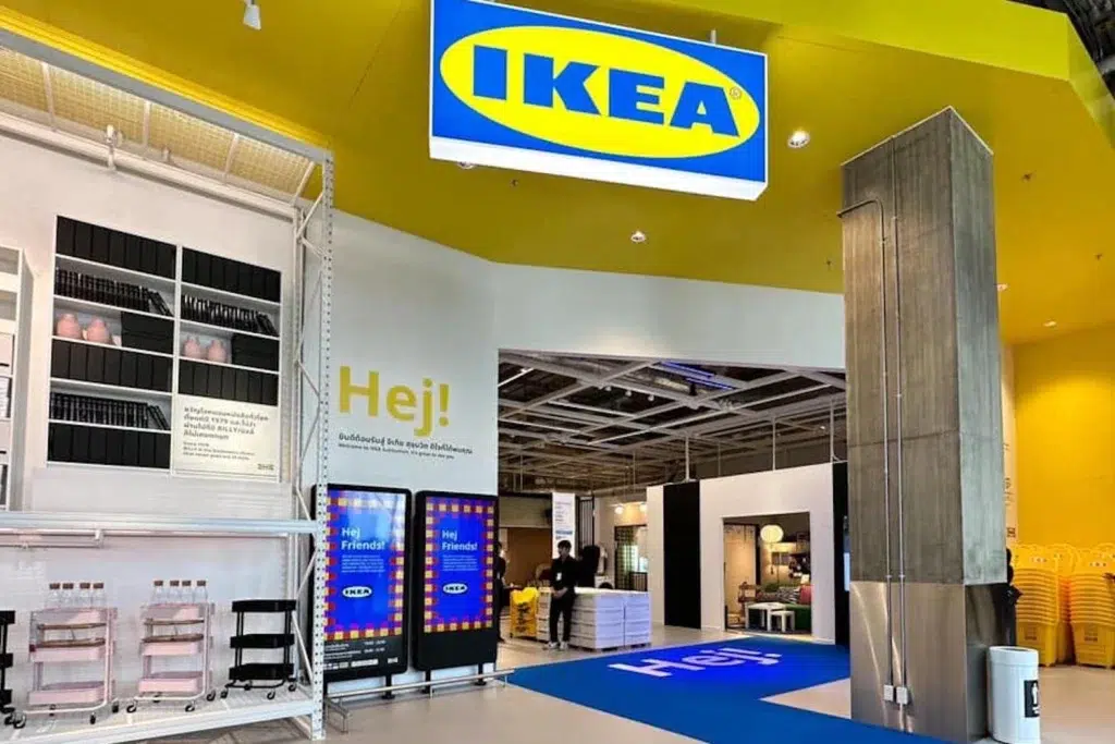 This the IKEA Sukhumvit in EmSphere Mall located next to the BTS Station of Phrom Pong in Bangkok. Here is the entry of the store;