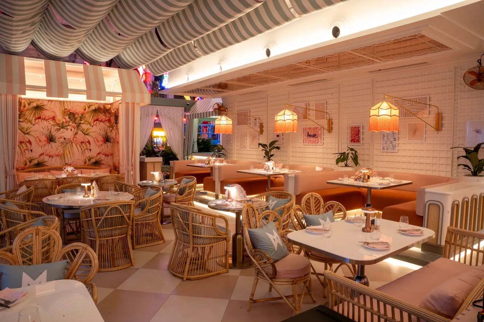 This is the photo of Mami Rose restaurant's interior on the 5th floor of EmSphere mall in Bangkok (Thailand). This restaurant located near Phrom Pong BTS station and looks like a vintage old fashion Miami restaurant.
