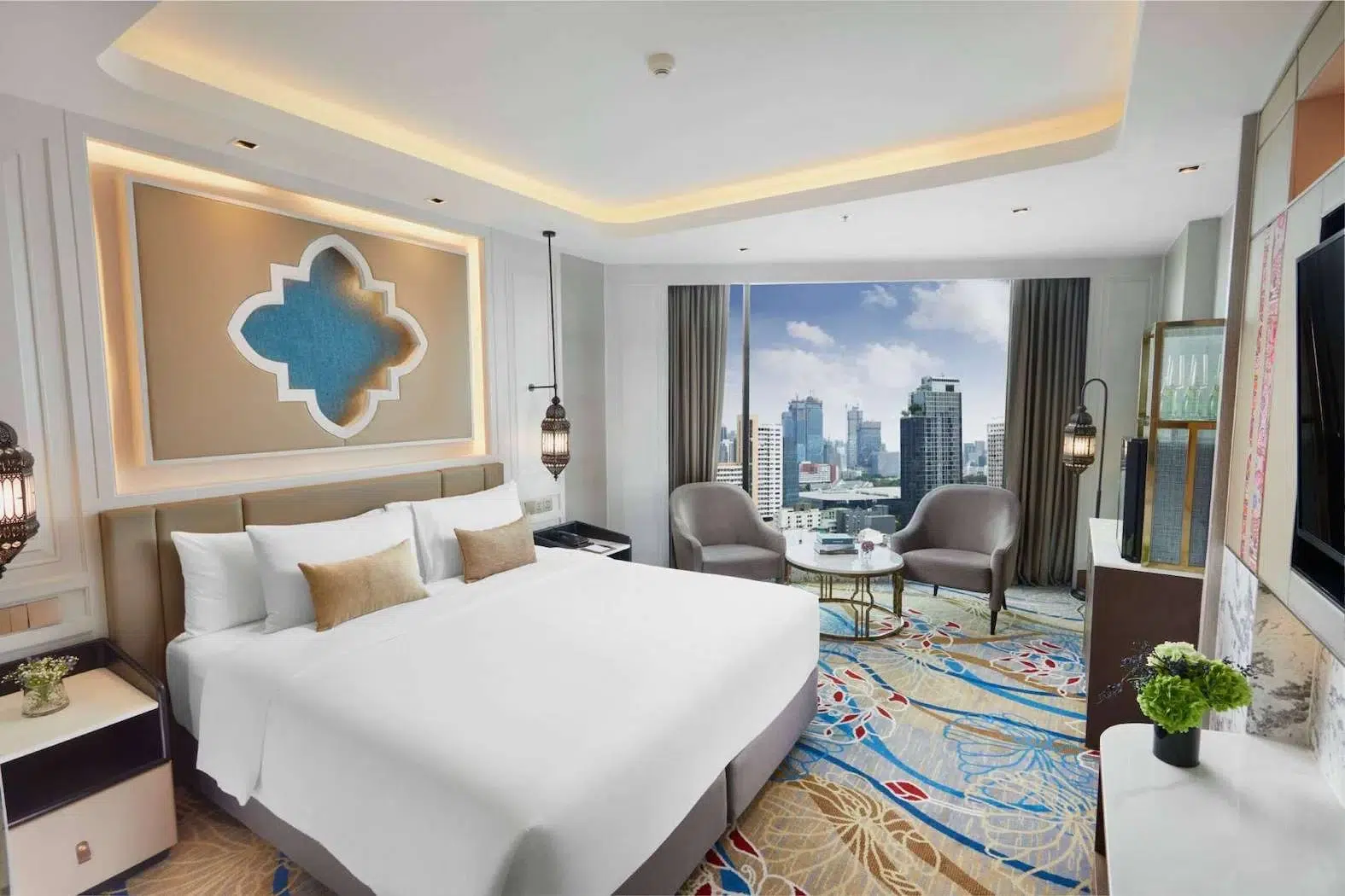 This a the luxury suite room from the Valia Hotel located in the area on Sukhumvit in Bangkok.